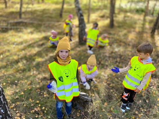 Sprzątanie lasu