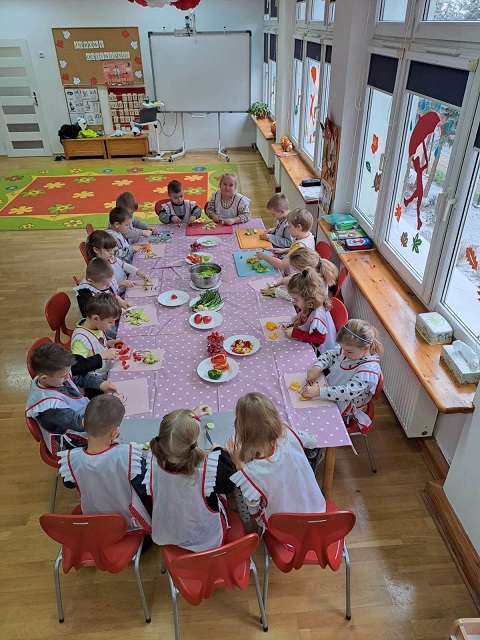 Zdrowo się odżywiamy i smaczne sałatki zjadamy