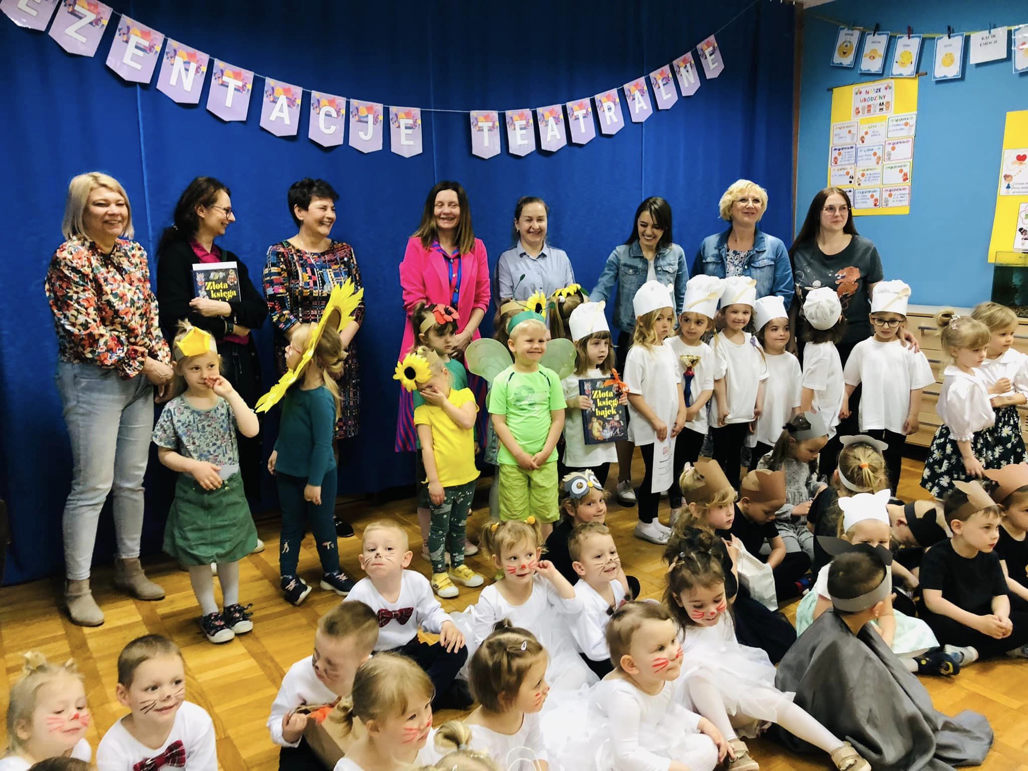 🎭XXl Prezentacja Teatrzyk&oacute;w Przedszkolnych w przedszkolu miejskim nr 3🎭 - II miejsce 🏆 zdobyła gr. II Motylki 🦋👏🏻