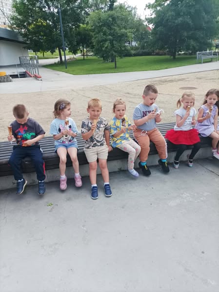 Smacznie, kolorowo i wesoło. Wyjście na lody ☀️