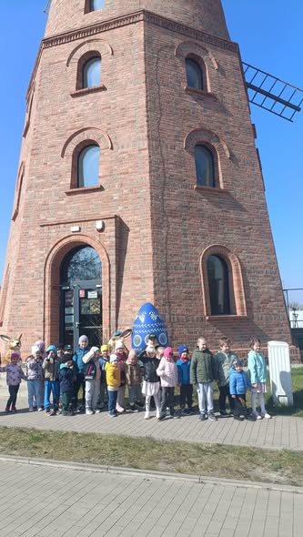 Przedszkolaki w Polkowickim Wiatraku