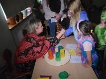 Co nas spotka w przyszłości?  😉 .Zabawa Andrzejkowa w grupie "Biedronki".