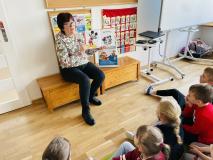 "Poranki z Biblioteką"