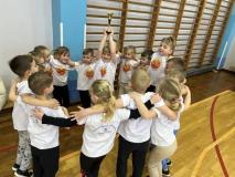 Mamy to 🔥💪 Dzieci z Grupy Skrzaty wzięły udział w XVIII Międzyprzedszkolnej Spartakiadzie Sportowej, podczas której z zaangażowaniem i radością reprezentowały naszą placówkę. Za godną postawę, przestrzeganie zasad fair play oraz aktywne uczestnictwo w sportowej rywalizacji, otrzymały dyplom i nagrodę. Jesteśmy dumni z naszych małych sportowców!🫶🏻🫶🏻🫶🏻