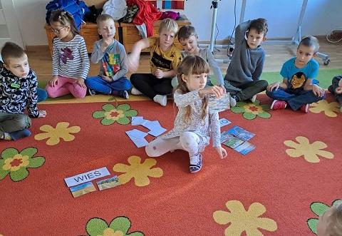 Litery już znamy i nazwy układamy