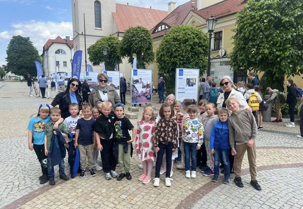 Skrzaty na wystawie w Rynku – poznajemy historię Polkowic 📸