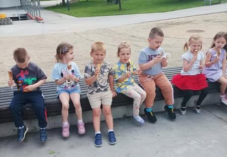 Smacznie, kolorowo i wesoło. Wyjście na lody ☀️